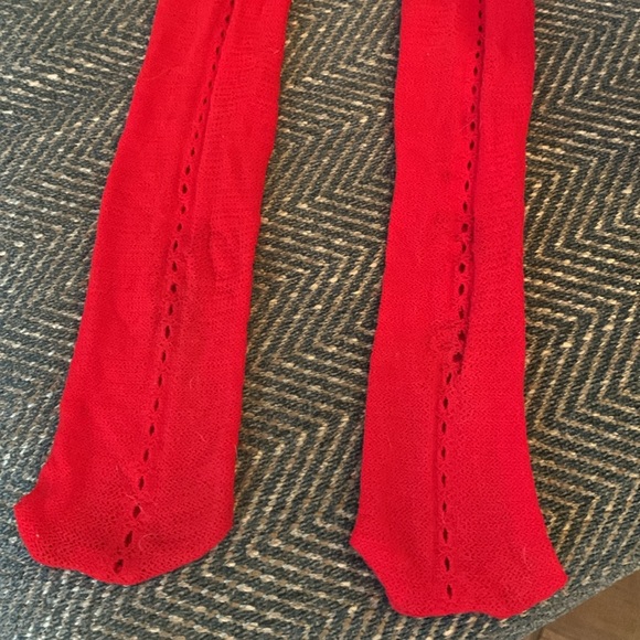 SUPER SEXY LEG AVENUE Crochet Net Stockings with Keyhole Backseam. - Picture 3 of 8